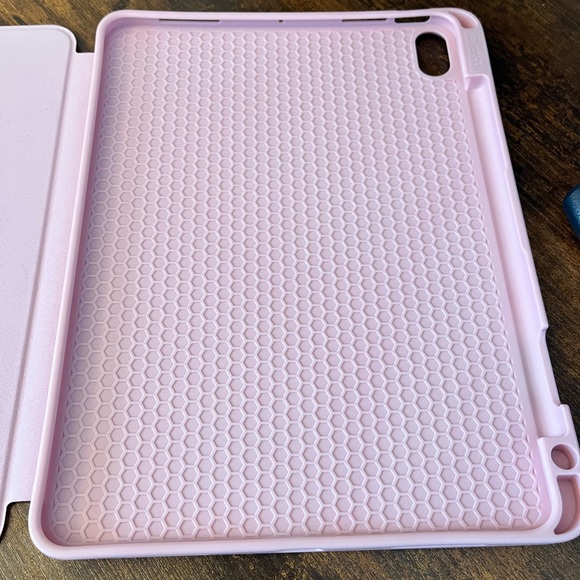 IPad Case, Hard Trifold Marbled Pink - Picture 5 of 9